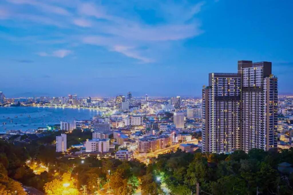 Unixx Condo Pattaya Near Walking Street Exterior foto